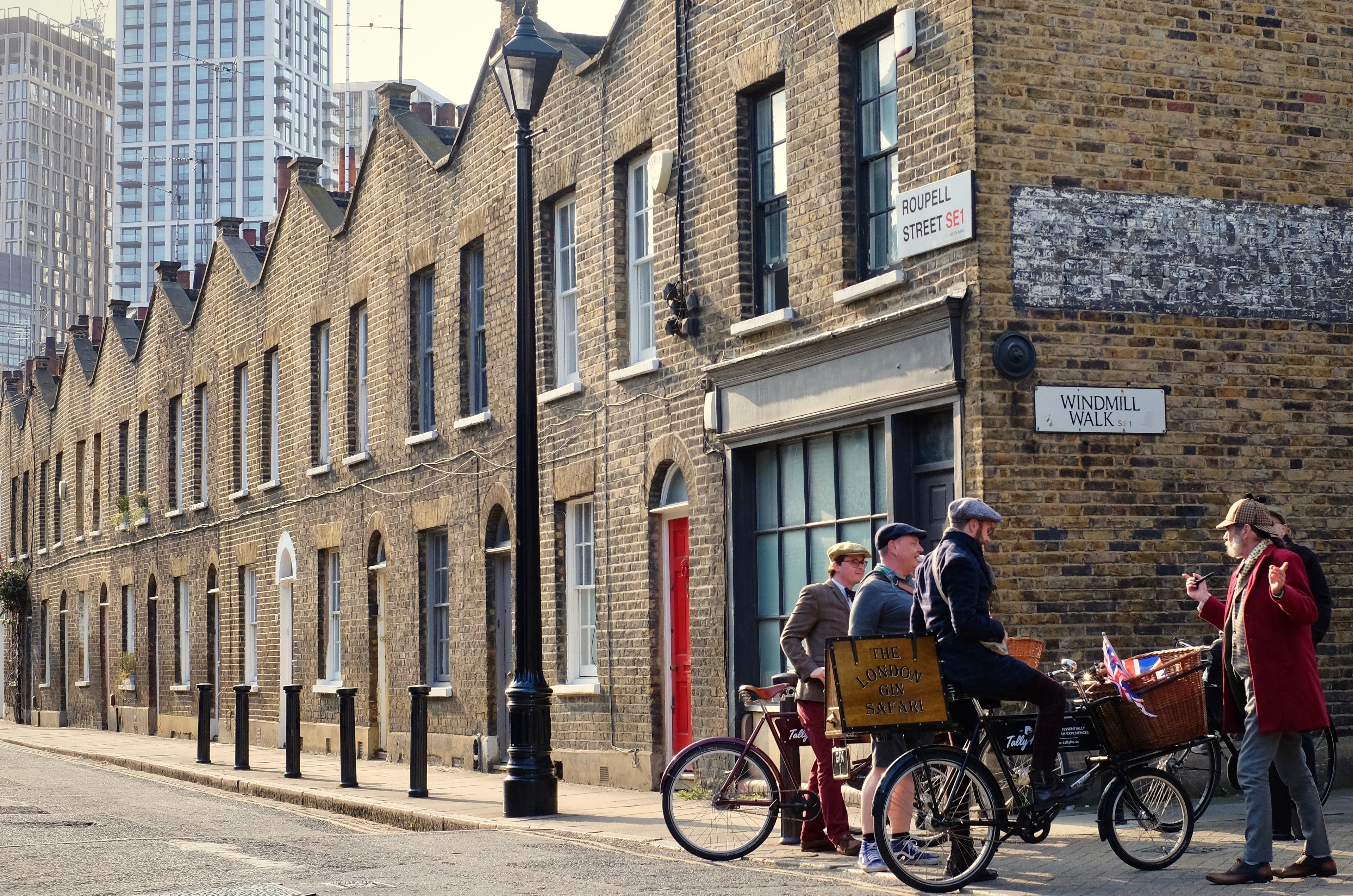 A Tally Ho bike tour of London exploring historic backstreets of London 